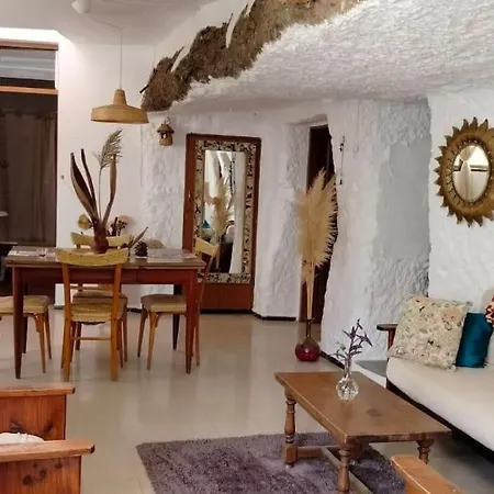 بيت للعطل Casa Cueva Rural Trebola, Artenara